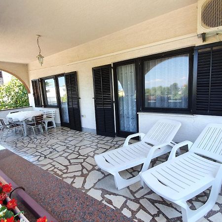 Apartmani Malinska Exterior photo