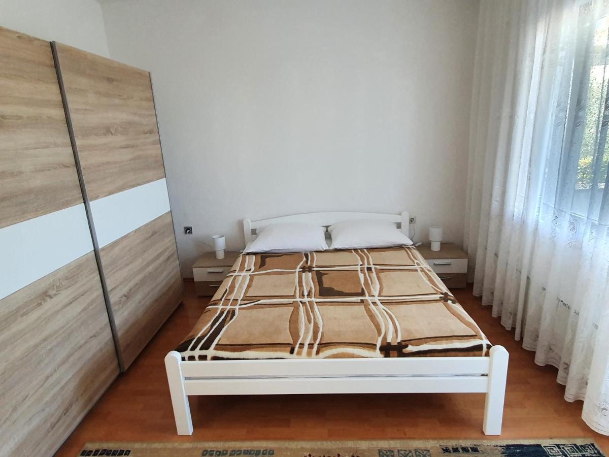Apartmani Malinska Exterior photo