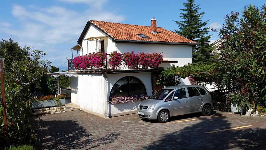 Apartmani Malinska Exterior photo
